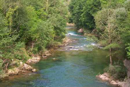 Río Sella, a su paso por Parres, Asturias. (Mayo de 2005). (Fotografía © Isabel Márquez)